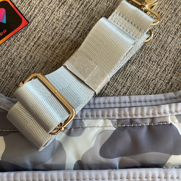 Camo Grey Crossbody - Picture 3 of 3